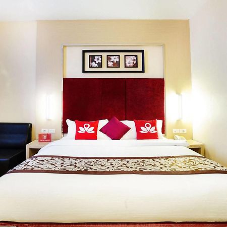 Zen Rooms Near Bcs Mall Penuin Batam Esterno foto
