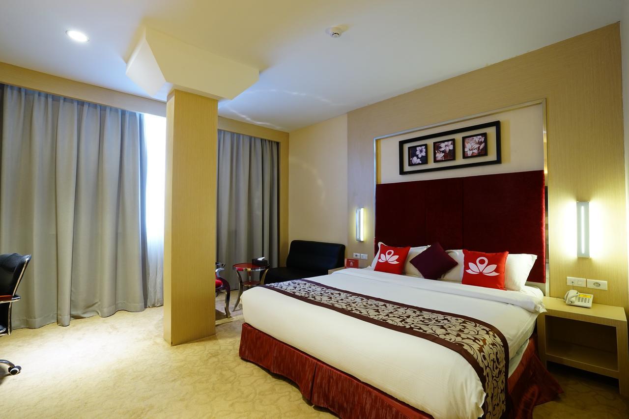 Zen Rooms Near Bcs Mall Penuin Batam Esterno foto