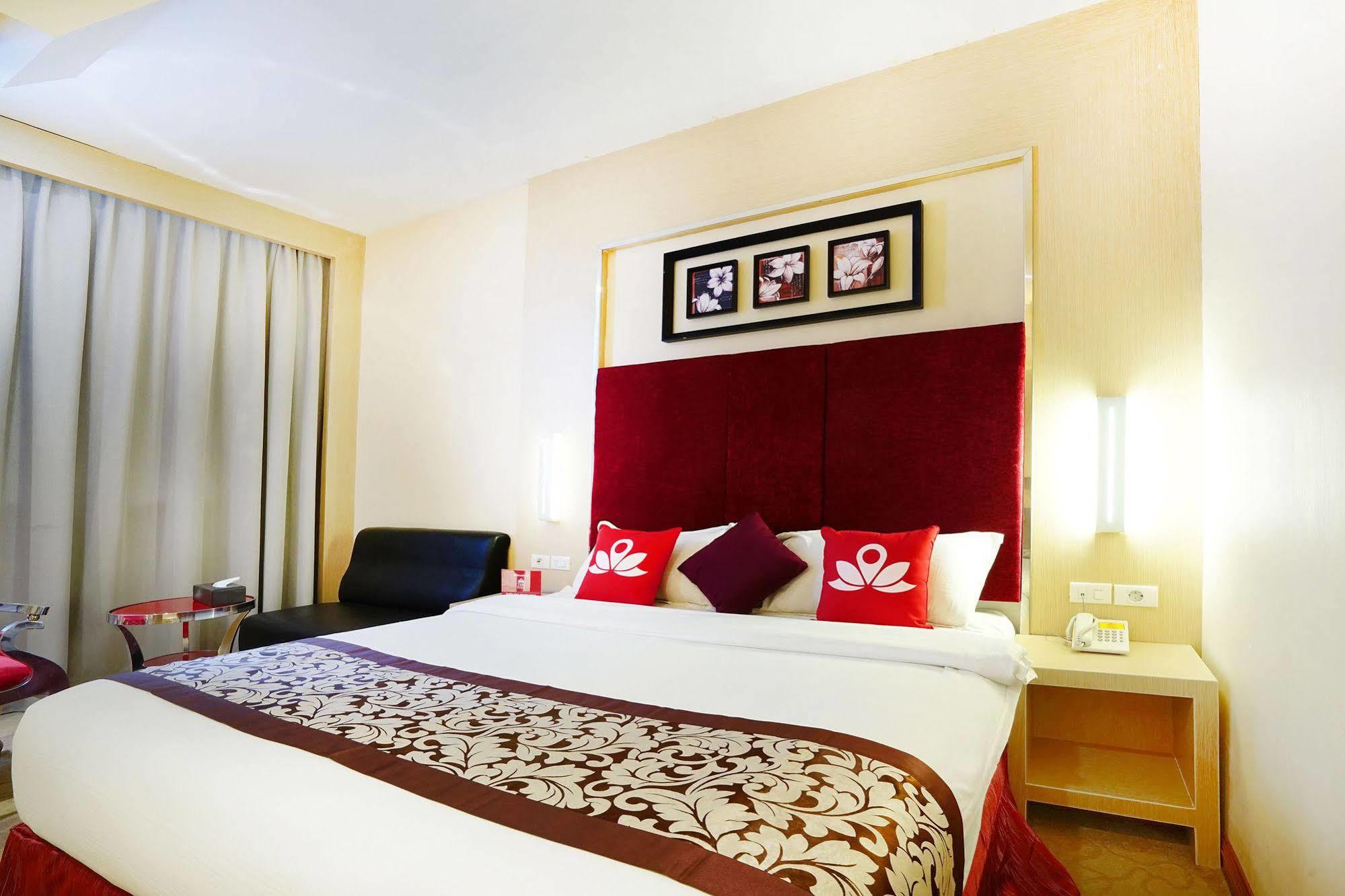 Zen Rooms Near Bcs Mall Penuin Batam Esterno foto